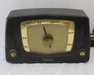 Vintage Silvertone AM Table Radio