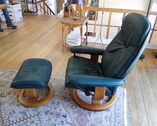 Ekornes Stressless Chair with Ottoman (green) $400