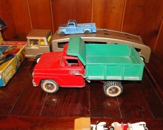Vintage red/green  Tonka Dumptruck $45