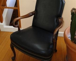 Ethan Allen Black Leather Arm Chair $200