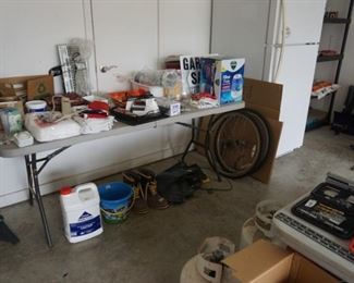 Assorted items , Vicks vaporizer/humidifier, set of bicycle tires