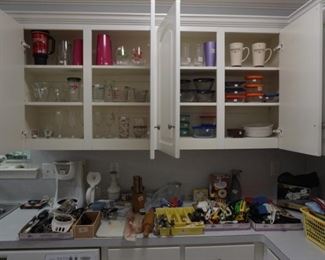 Misc. Kitchenware, pyrex storage bowls, coffee pot, toaster