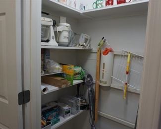 Sunbeam stand mixer, hand mixer, food processor, Shark floor steamer,