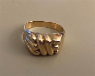 $110 14K Gold ring.  Size 7 