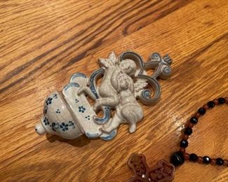 AMBER STYLE BEADED CRUCIFIX & VAL DEMONE ANGELIC HOLY WATER HANGING VASE - https://connect.invaluable.com/Aether/auction-lot/amber-style-beaded-crucifix-val-demone-angelic-ho_967422893F