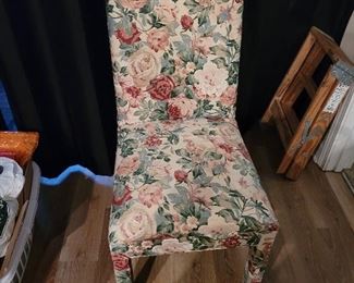 Dining chair (4 available).