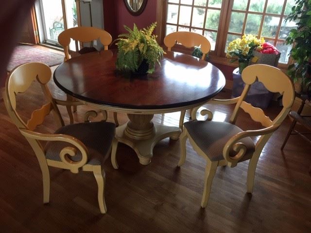 French Country Table and 4 Chairs