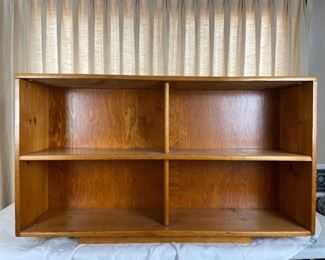 Bookshelf
Solid wood book shelf with a few scuffs