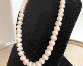 $120 - Cultured pearl necklace 