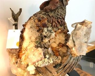 Geode and quartz rooster