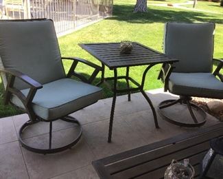 Mint condition 3pc patio/porch set