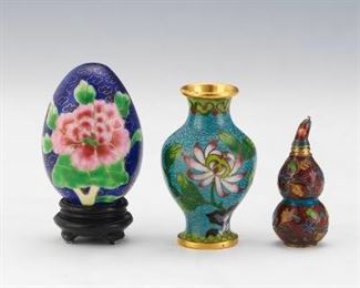 Chinese Cloisonne Enamel Snuff Bottle, Cabinet Vase and Porcelain Egg on Stand