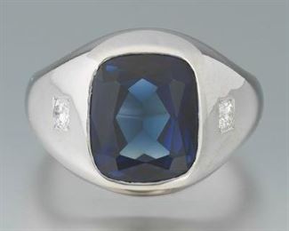 Gentlemens Gold, Blue Sapphire and Diamond Ring 