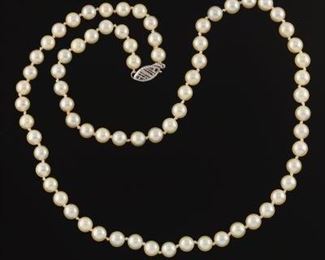 Ladies Gold and Pearl Necklace 