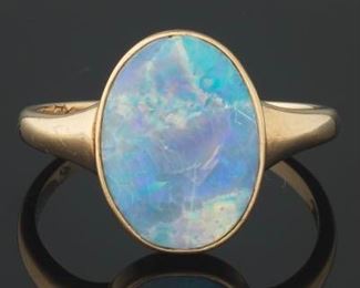 Ladies Retro Gold and Opal Ring 
