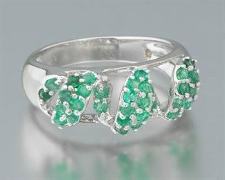 Ladies Gold and Emerald Ribbon Ring 