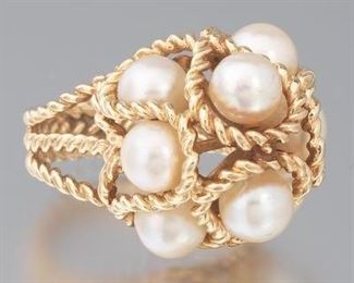 Ladies Gold and Pearl Ring 