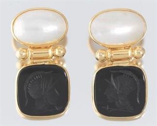 Ladies Gold, Carved Intaglio Black Onyx and Mother of Pearl Pair of Earrings 