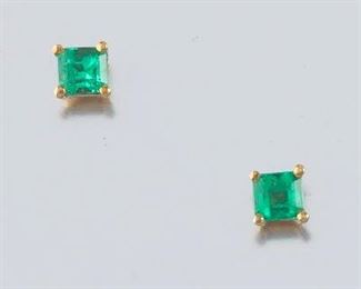 Ladies Retro Pair of Gold and Emerald Ear Studs 