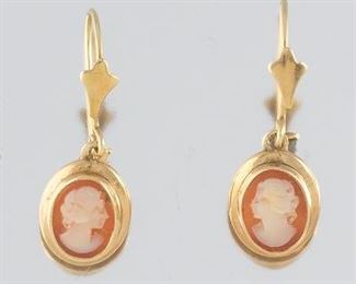 Ladies Victorian Gold and Carved Cameo Pair of Earrings 
