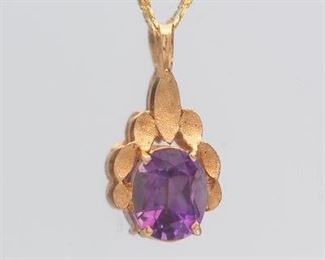 Ladies Vintage Gold and Amethyst Pendant on Chain 