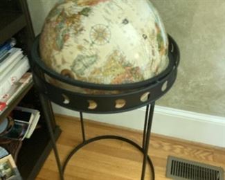 Globe w/pedestal