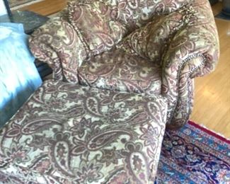 Oversized chair w/ottoman