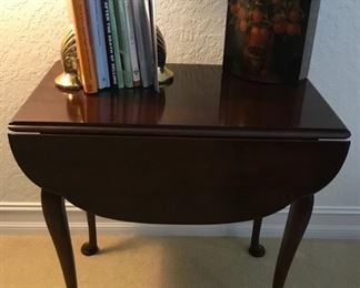 Mahogany drop leaf side end table with drawer.  