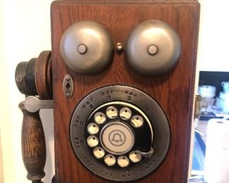 Working Bell telephone 