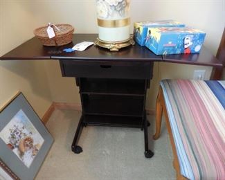 Drop-leaf side table