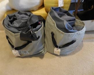 2 air mattresses (self-inflating)