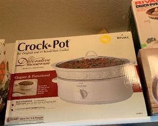 $40- 6 Quart decorative Rival crock pot in a box 