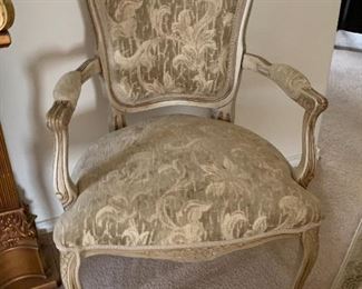 $250~ OBO ~ VINTAGE FRENCH PROVINCIAL ARM CHAIR 