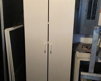Storage cabinet