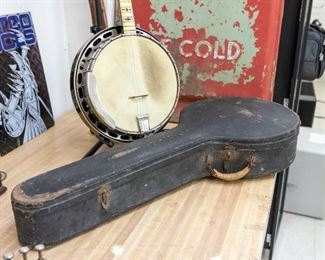 Vintage pre-war 30's Kel Kroydon Tenor Banjo, made by by the Gibson Co.  Has original case in playing condition. Very nice!! We will be taking bids on this item. Bids can be received by text or email or handed in in person. Text to 573-579-1969 with your name and phone number, email is tdaachilders@yyahoo.com. Bids will be received during sale hours (we do not reveal bids). Bids will be called at 2pm on Saturday the 24th. If the highest bid is not local buyer pays shipping. Feel free to call with questions we will do our best to provide enough information for your consideration. In all fairness and reality bids will begin at 1500.00 Thank You