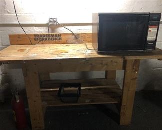 Workbench-inquire at front desk