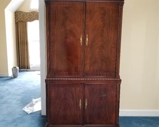 Exquisite Drexel Heritage flame  mahogany armoire 78hx42wx24d						$800
