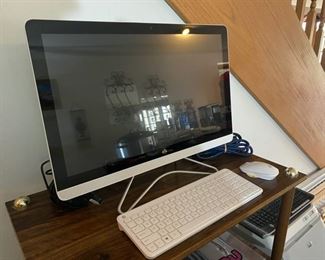 All-In-One 24" HP Mint Green Desktop Computer w/Keyboard & Mouse