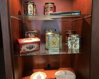 COLLECTION OF ANTIQUE TEA TINS AND CONTEMPORARY DECORATIVE TINS.
