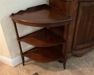 1940 MAHOGANY TIERED CORNER SHELF