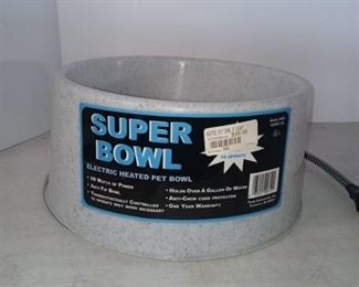 Farm Innovators 1-1/2-Gallon Round Heated Pet Bowl, Speckletone Gray Model P-60S, 60-Watt