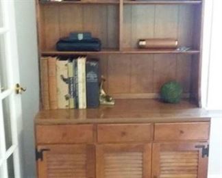 Traditional Ethan Allen Cabinet with Hutch