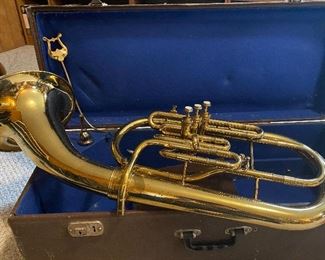 Brass Baritone Horn/Case