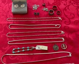 CLEARANCE !  $10.00 NOW, WAS  $30.00...............Sterling and Silverplate Jewelry (B894)