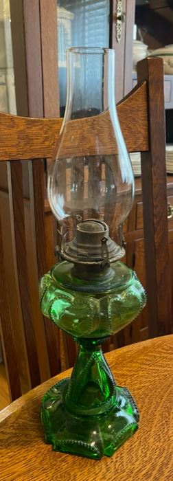 REDUCED!  $22.50 NOW, WAS $30.00..............Vintage Green Oil Lamp (B903)