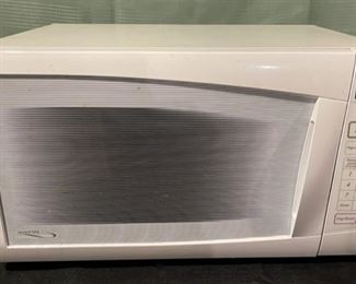 $25.00..............Panasonic Microwave (B725)