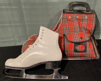 CLEARANCE  !  $30.00 NOW, WAS  $80.00.................Riedell Figure Ice Skates size 8 with Plaid Carrying Case (B721)