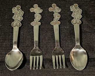$12.00..............Mickey and Minnie Mouse Silverware Set(B707)