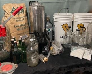 CLEARANCE !  $15.00 NOW, WAS  $80.00.....Beer Making Lot (B696)