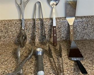 $10.00....................Kitchenware (B007)